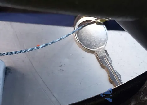 2000 Jeep Cherokee Limited z USA, uszkodzony, nr VIN 1J4FT68S0YL216252